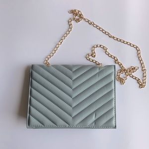 Chevron V Purse  | Spend $10, Get Free!